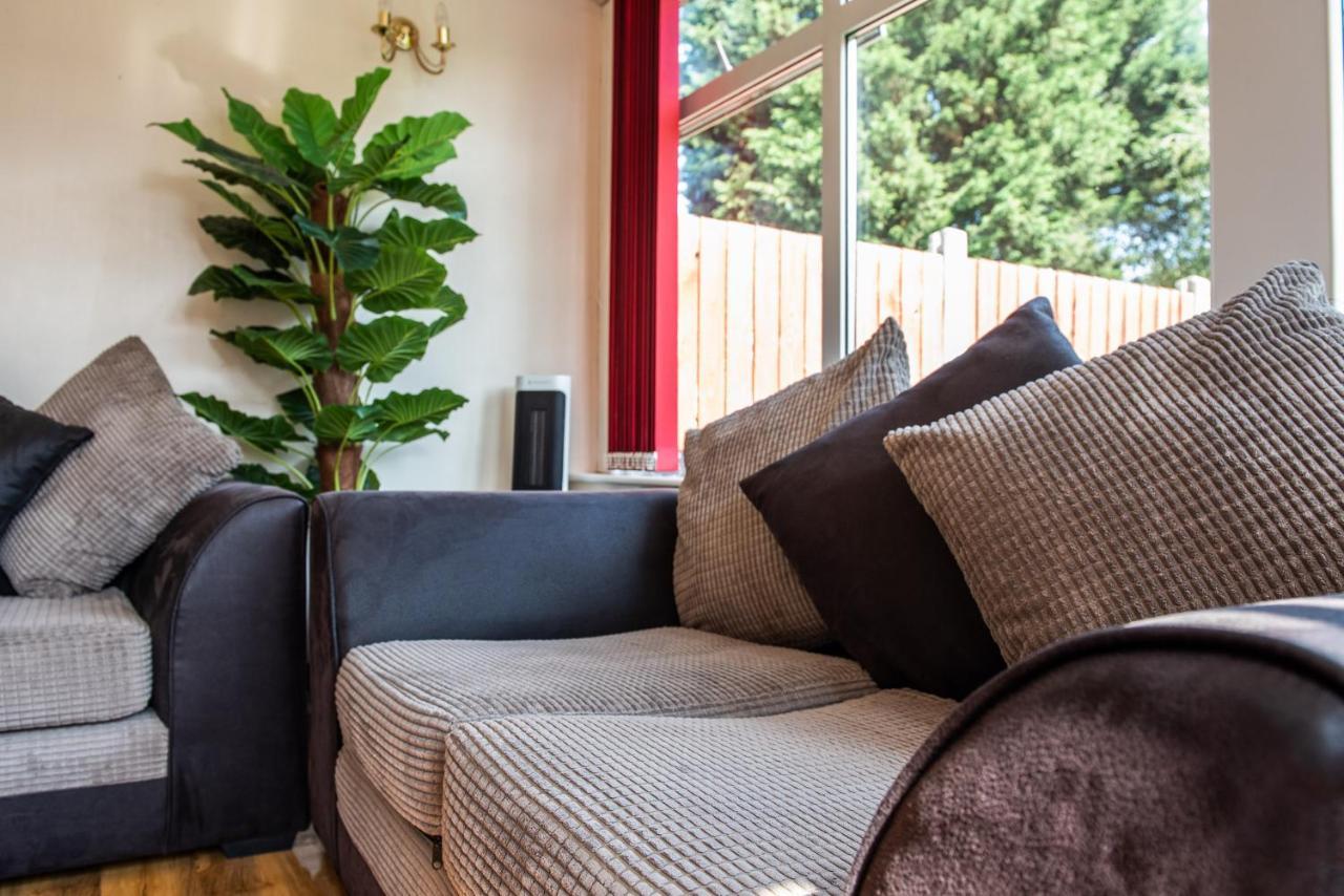 Harmony House- Impeccable 4-Bed In Derby Villa Екстериор снимка